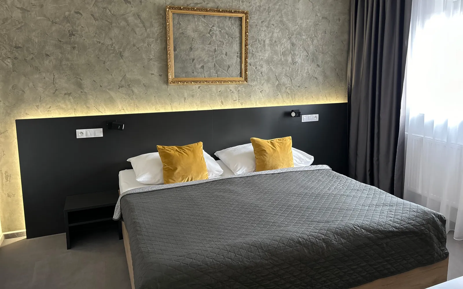 Hotel 14 dveří